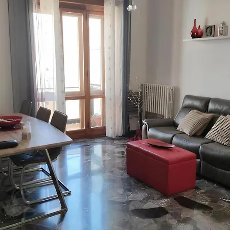 House - Full Appartamento