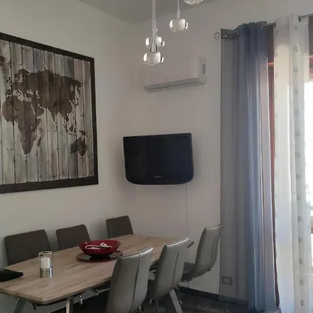 House - Full * Lecce