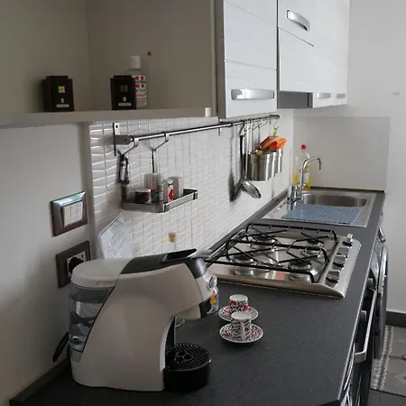 House - Full Appartamento